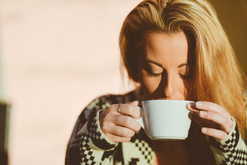 女性がデート中に見せる好意のサイン